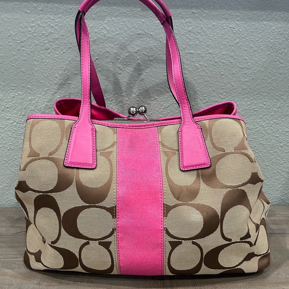 Authentic Signature Coach Satchel Handbag - Picture 3 of 13